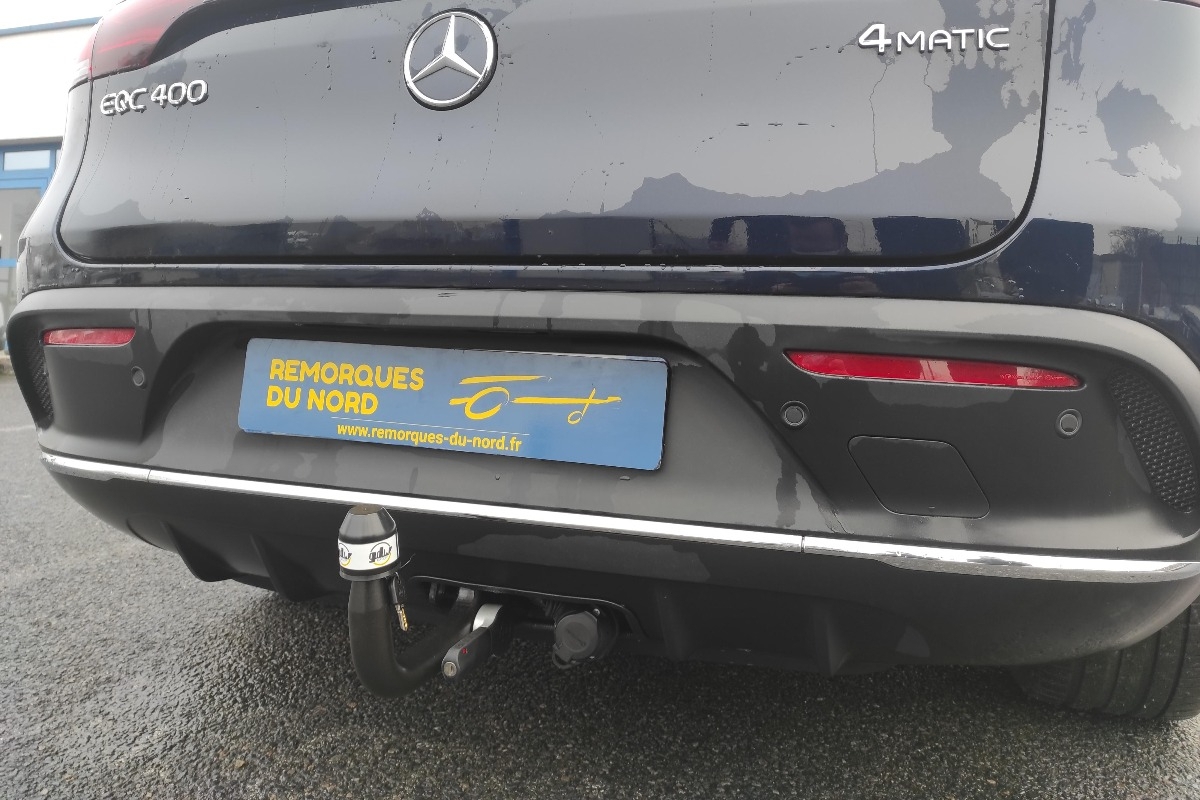 attelage sur Mercedes EQC