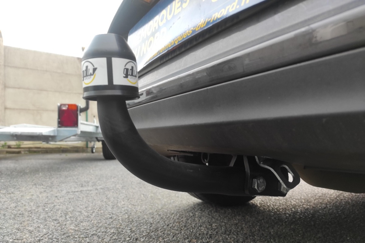 attelage sur Opel Astra K