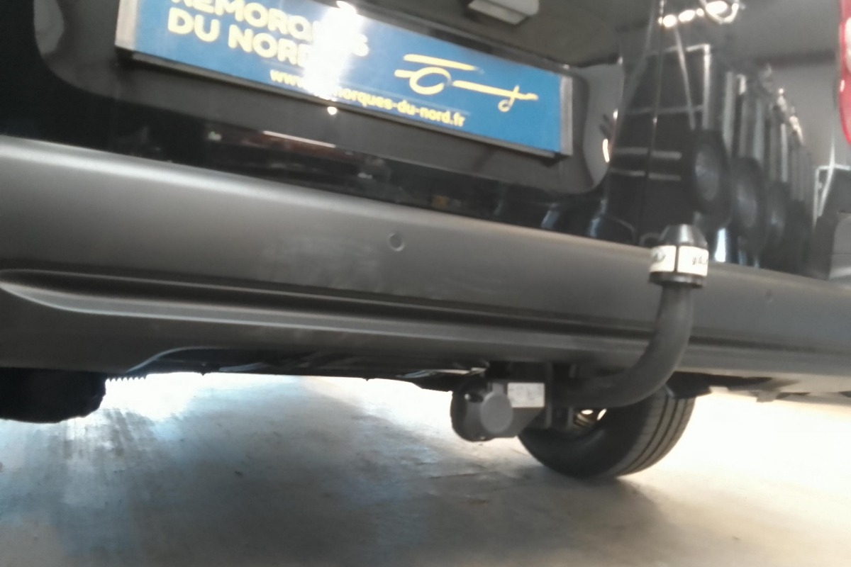 attelage sur Opel Combo (van et tour)