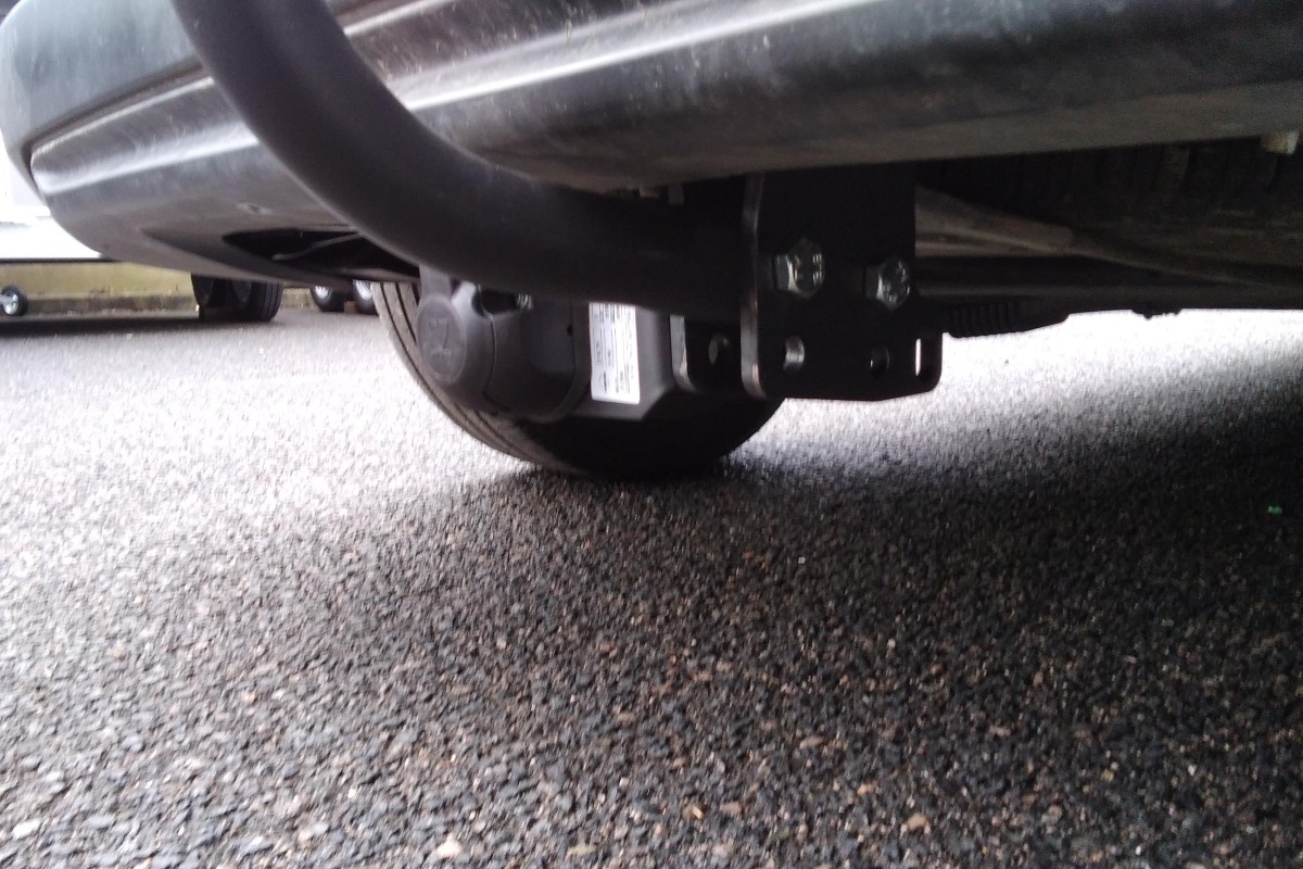 attelage sur Opel Combo (van et tour)