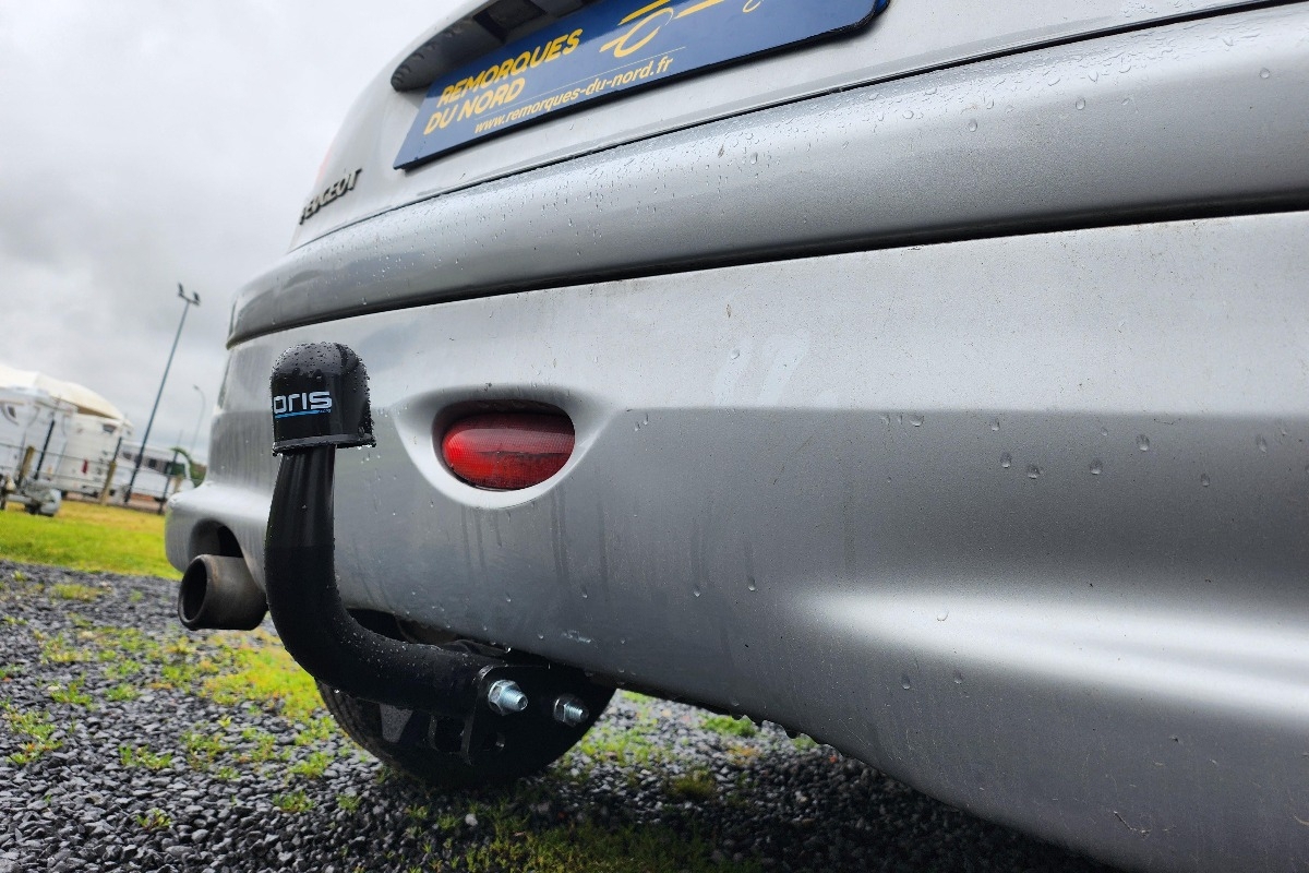 attelage sur Peugeot 206