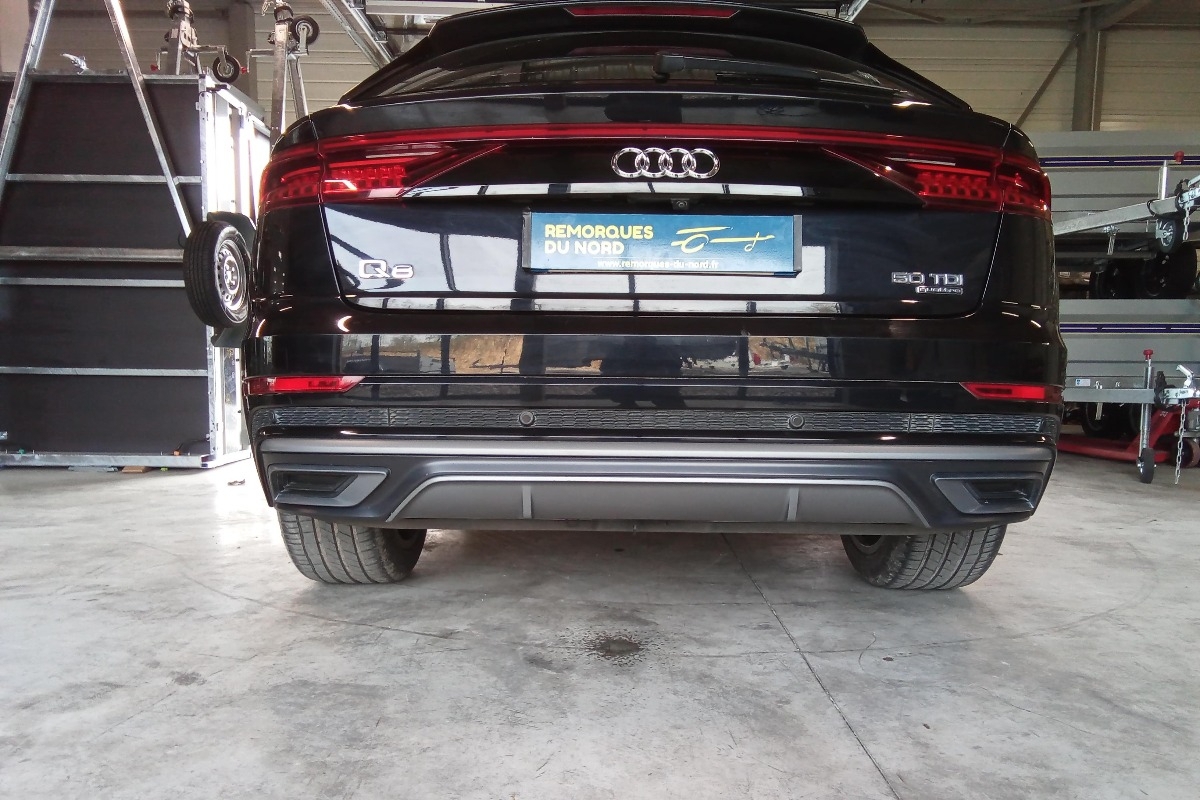 attelage sur Audi Q8