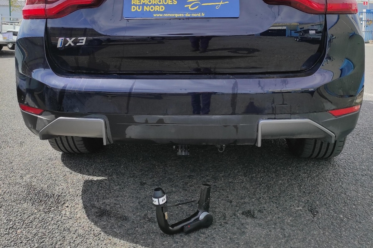 attelage sur BMW iX3