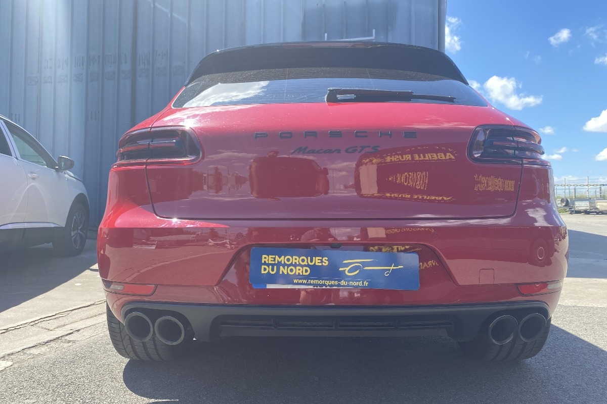 attelage sur Porsche Macan