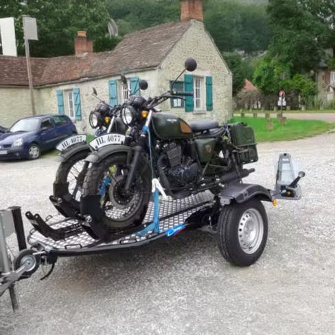 Pack remorque porte-moto abaissable et pliable Cochet duo avec accessoires