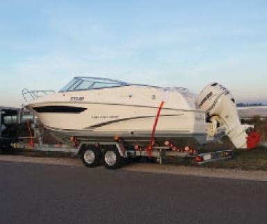 Transporter un bateau à moteur