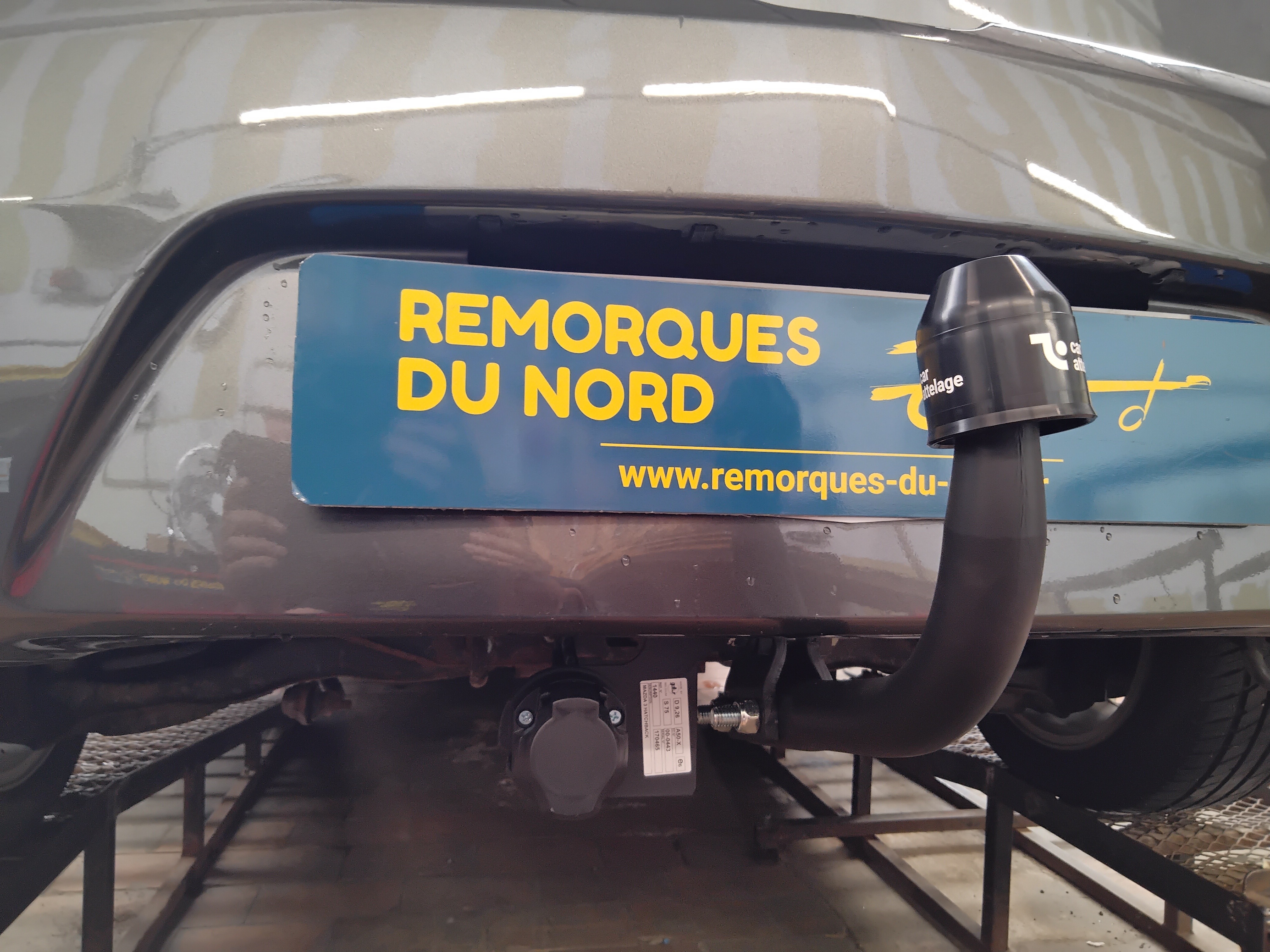 attelage sur Mazda 3
