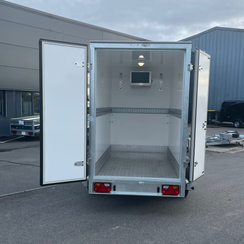 REMORQUE FRIGO BW type TFI250.00 - 1 ESSIEU - 250X125X180 - 2 portes AR - 6 rails de fixation - générateur GOVI ARKTIK 1600N - tôle striée alu - 4 béquilles - PTC:1300kg  (2024)