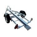 REMORQUE PORTE-MOTO  1 RAIL BASCULANT ESSIEU 750 KG Longueur utile rail : 249 cm  largeur 21 cm  PTC:300/350/400 KG POIDS A VIDE 140 KG CU : 260 MSD1    (FEV 2024)